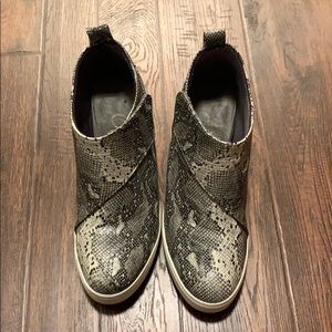 Snakeskin wedge sneakers!!